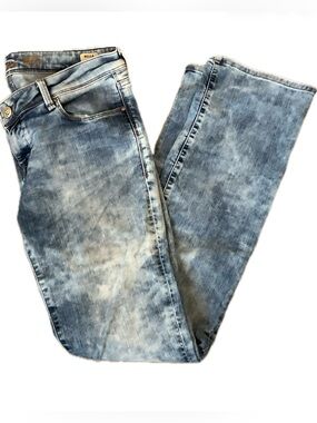 **Mavi ** Women’s Bleached Bella Low Rise Skinny Boot Cut Jeans .